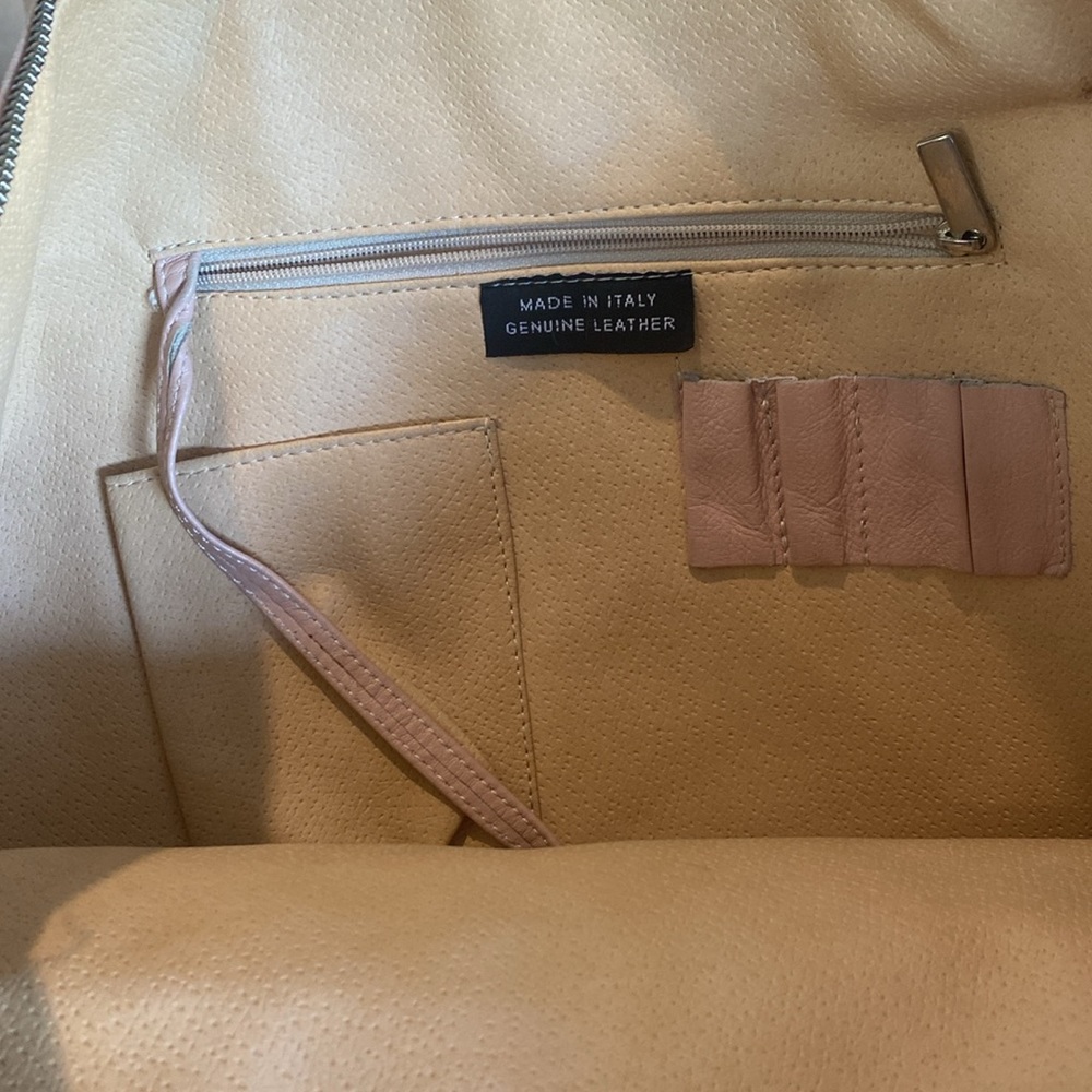 Leather Weekender Bag - Picture 4 of 11